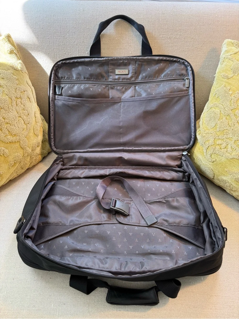 Black Men's Tumi Alpha expandable travel briefcase. Large.
